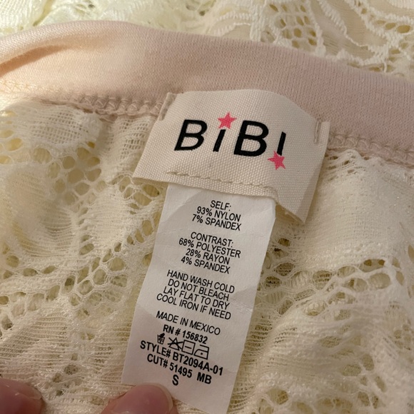 NWOT BiBi Sheer Lace Top - Picture 8 of 8